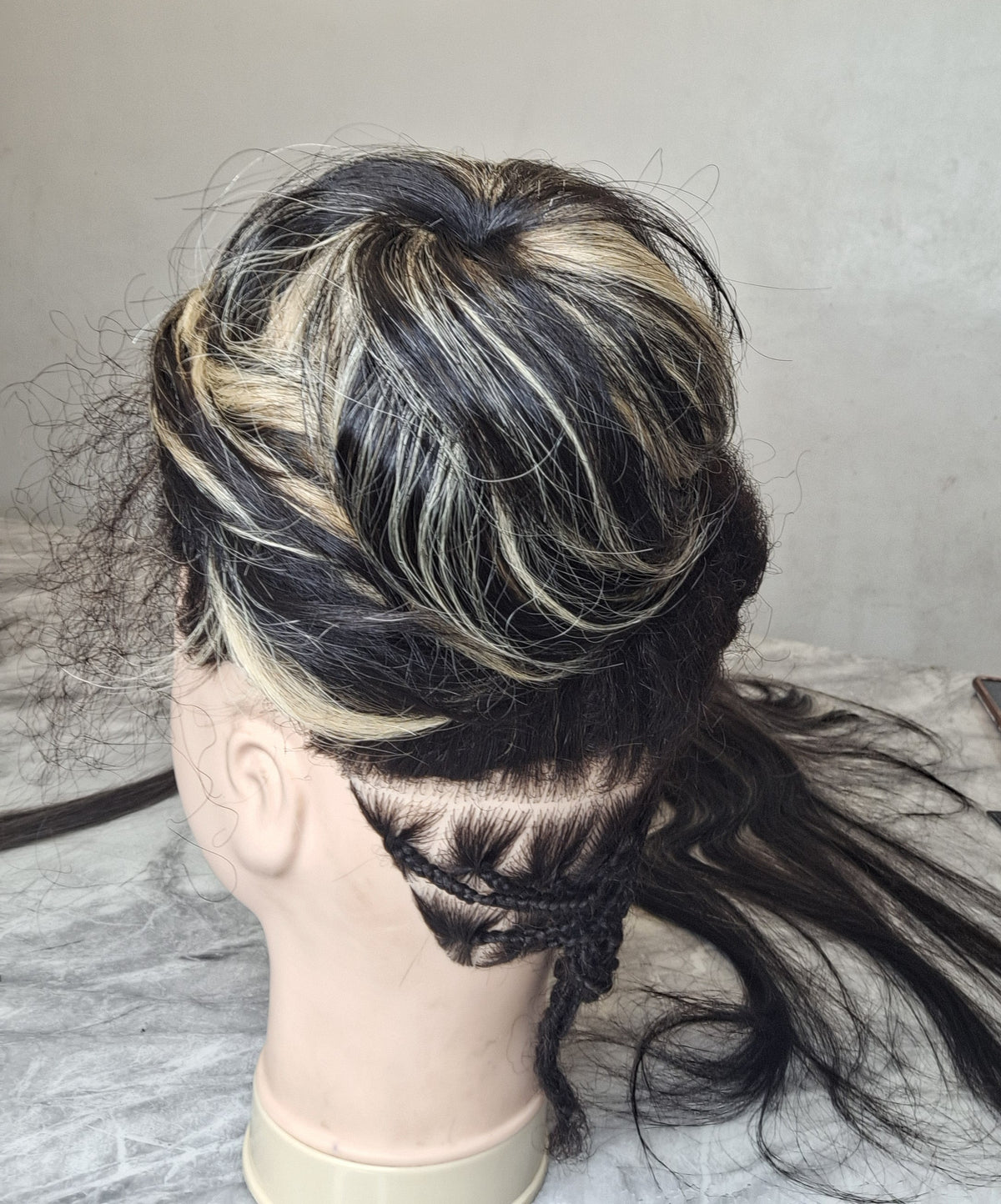 Claw Bun color 1B/28