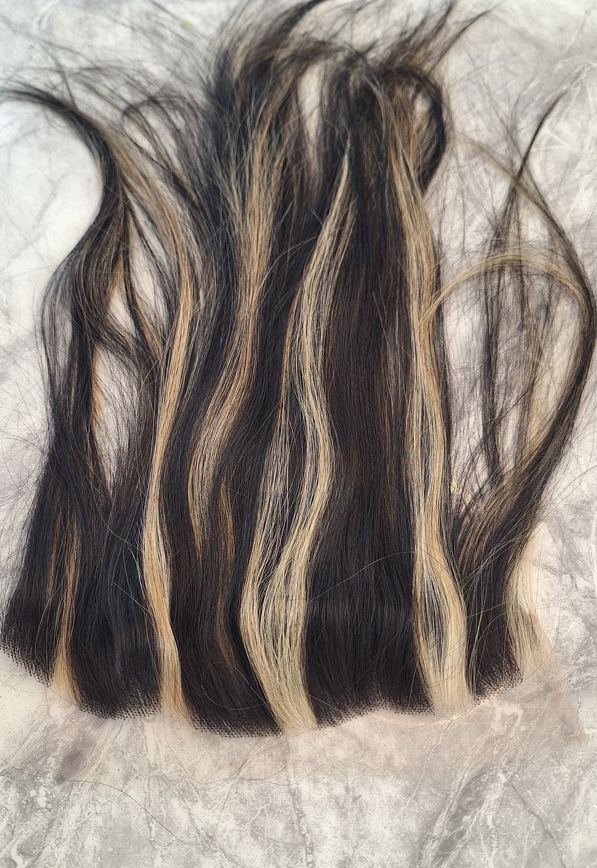 Straight T-shaped topper- color 1b/28
