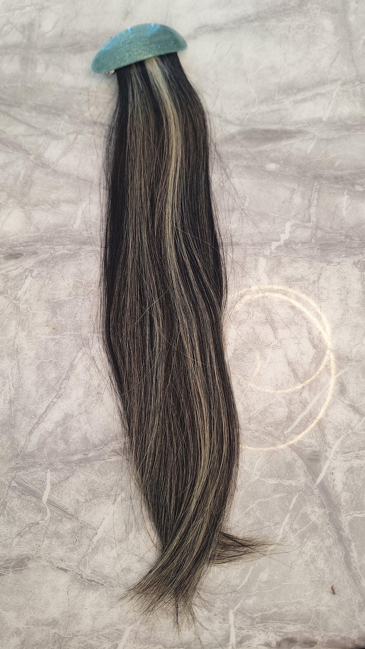 Bone straight clip ponytail - color 1b/28