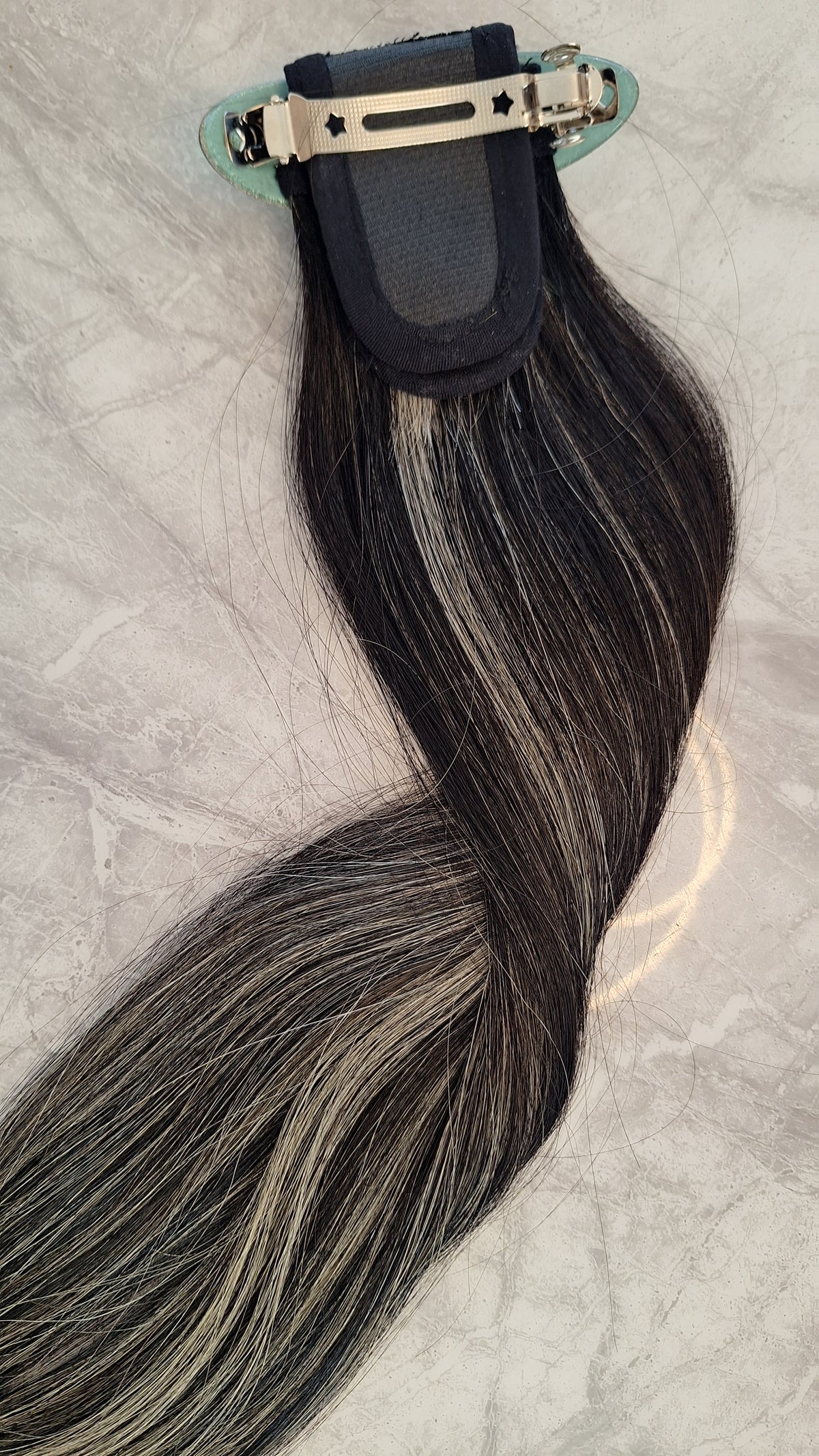 Bone straight clip ponytail - color 1b/28
