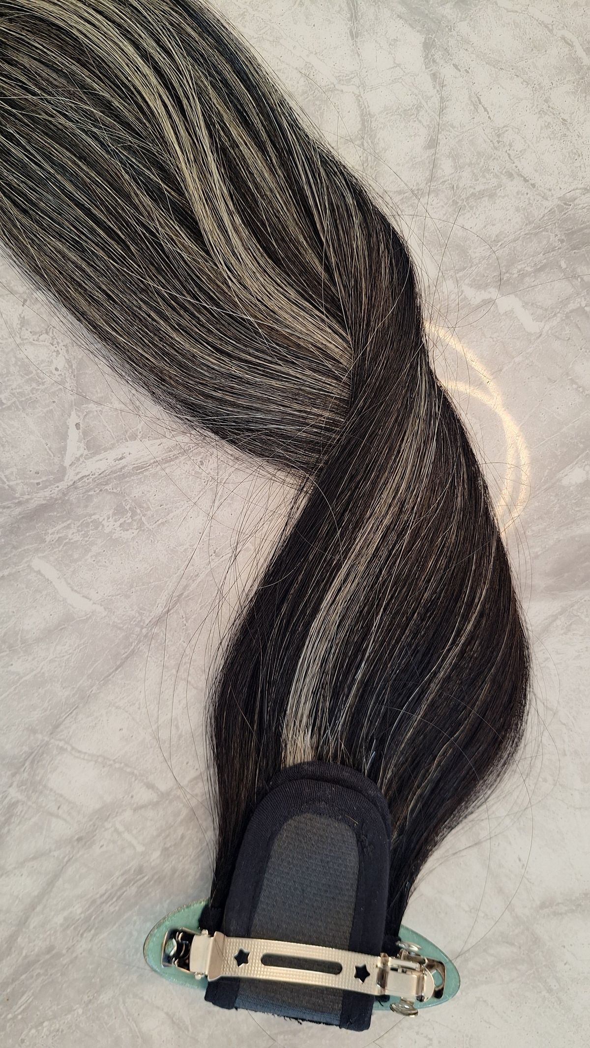 Bone straight clip ponytail - color 1b/28